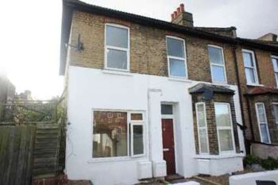1 bedroom End of Ter...